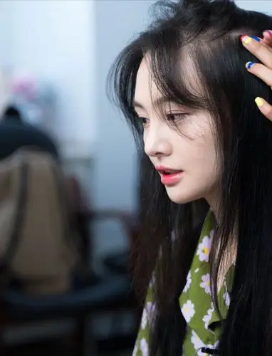 现在的郑爽应该就是最美的状态,越来越自信了!