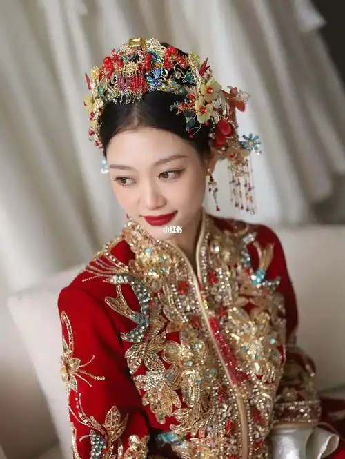 大气端庄秀禾造型中式婚礼秀禾服