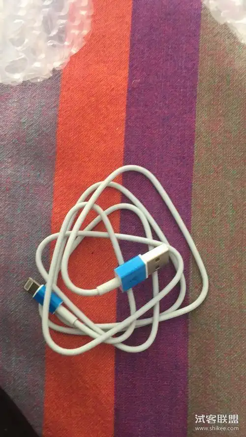 苹果耳机充电线头可用花呗信用卡 - 小郭1314