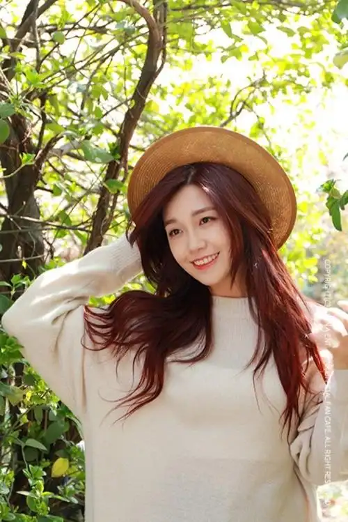 郑恩地(jung eun ji),原名"郑慧林",1993年8月18日出生于韩国釜山.