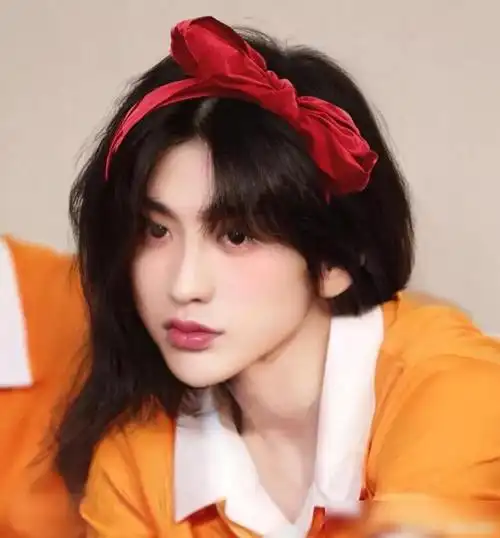 当男星化身女神后,蔡徐坤王一博怦然心动,看到周震南:太美了!