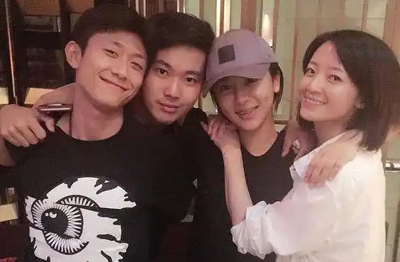 她是张一山"女友",拍完戏和北电院长结婚,今当主演影后做配_张辉_刘熙