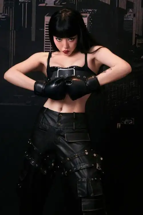 吴莫愁这腹肌斩男也斩女