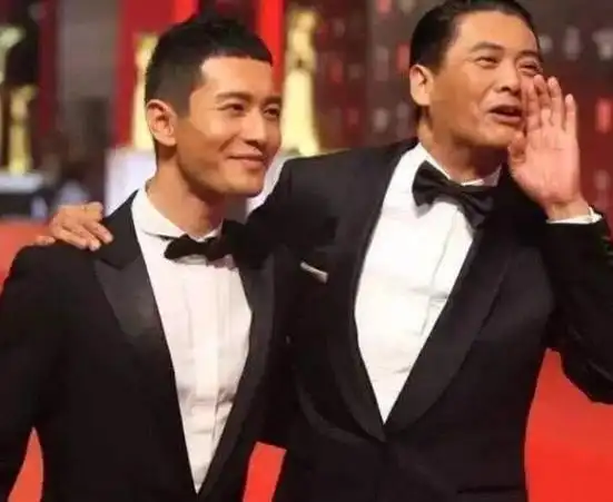 除非看到他与其他男星同框|胡歌|吴奇隆|郭敬明|林更新|黄晓明_网易