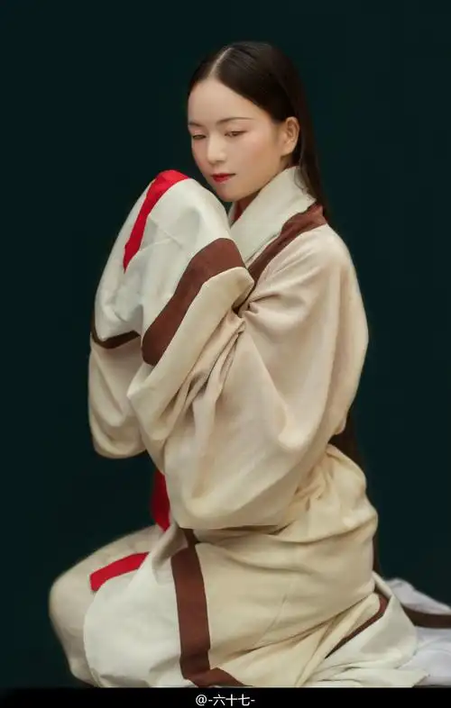 雁飞飞飞飞   p2 微笑女俑  彩绘塑衣式陶俑  西汉景阳帝陵陪葬墓出土