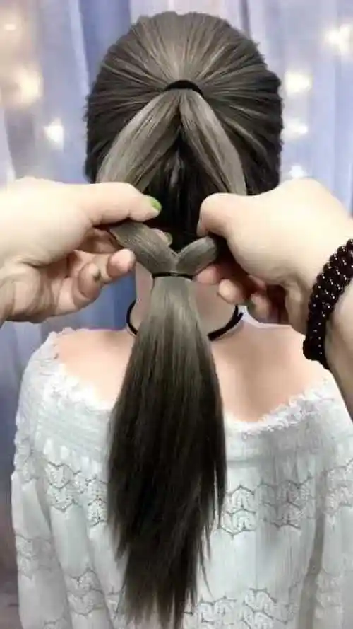 看一遍就会的丸子头,这样扎很简单,有多少女生还不会