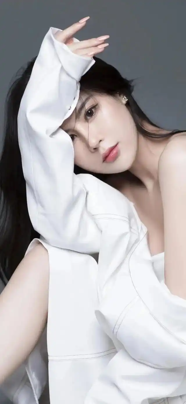 全面屏美女高清壁纸