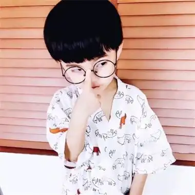 高清可爱呆萌的小孩情侣头像图片