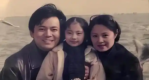 纪实国家演员何政军结婚几十年无绯闻他的妻子我们也很熟悉