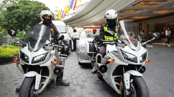 警察开道 国家级礼遇