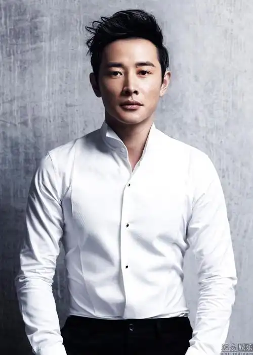 p>罗晋,1981年11月30日出生于江西省宜春市铜鼓县,中国内地影视男