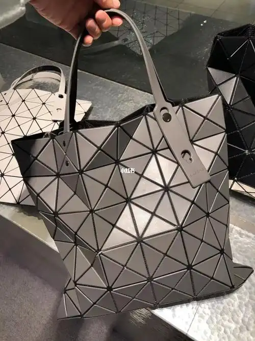 日本三宅一生包包新款上市