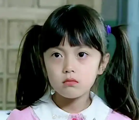 赵今麦晒童年照#咱就是说麦麦真的是属于从小美到大的那种人了,小时候