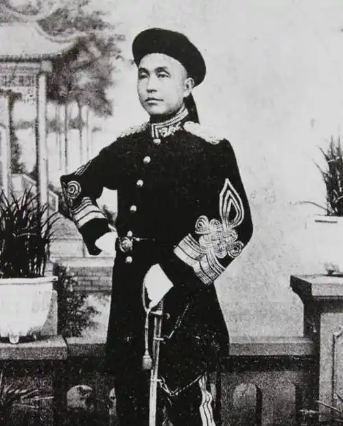 清末清军的种类及军服_北洋海军_西方_中国军团