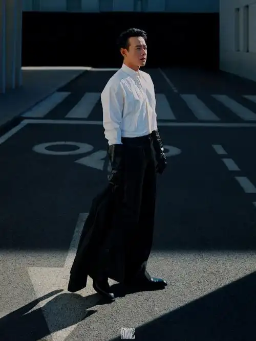 罗晋费加罗男士冬日天台大片##罗晋费加罗男士十二月刊封面##时尚新