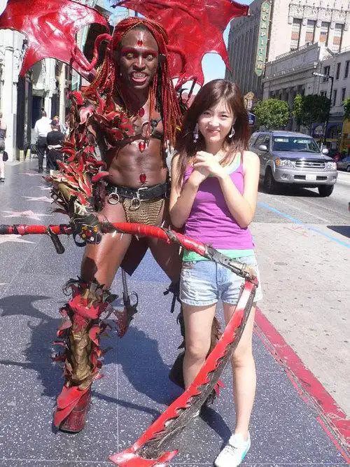 她是容祖儿师妹,16岁和成龙上春晚,21夺超女亚军