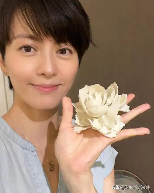 50岁陈慧琳复出一点没老同代港圈女歌星她变化最大