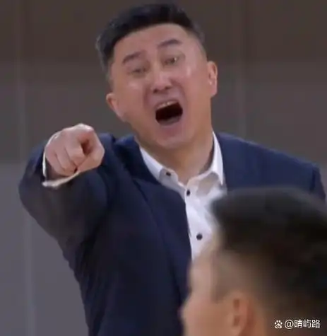 赛后怼得杨鸣哑口无言!当着镜头摊牌,握手都不看他