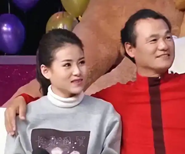 回顾张也55岁还未婚和62岁的吕继宏互相陪伴多年却至今未婚