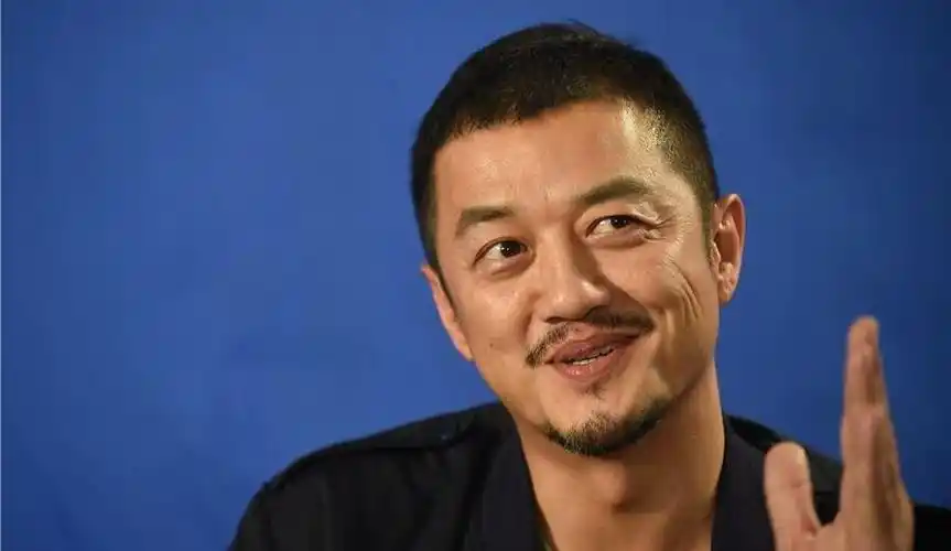 李亚鹏晒女儿李嫣最新正面照,经过3次治疗她嘴唇已无手术痕迹