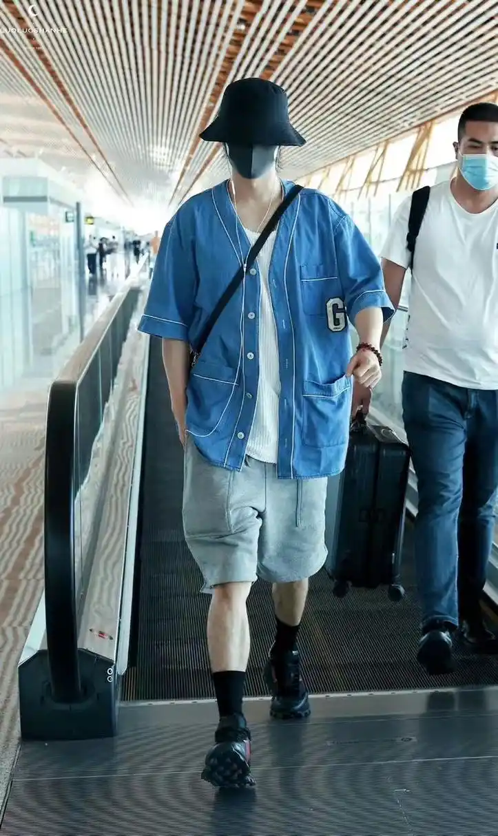 肖战# 机场穿搭,完美!