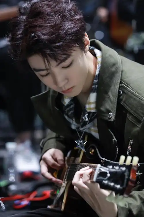 2020tfboys王俊凯 《我们的乐队》上星播出_高清图片大全-爱豆app