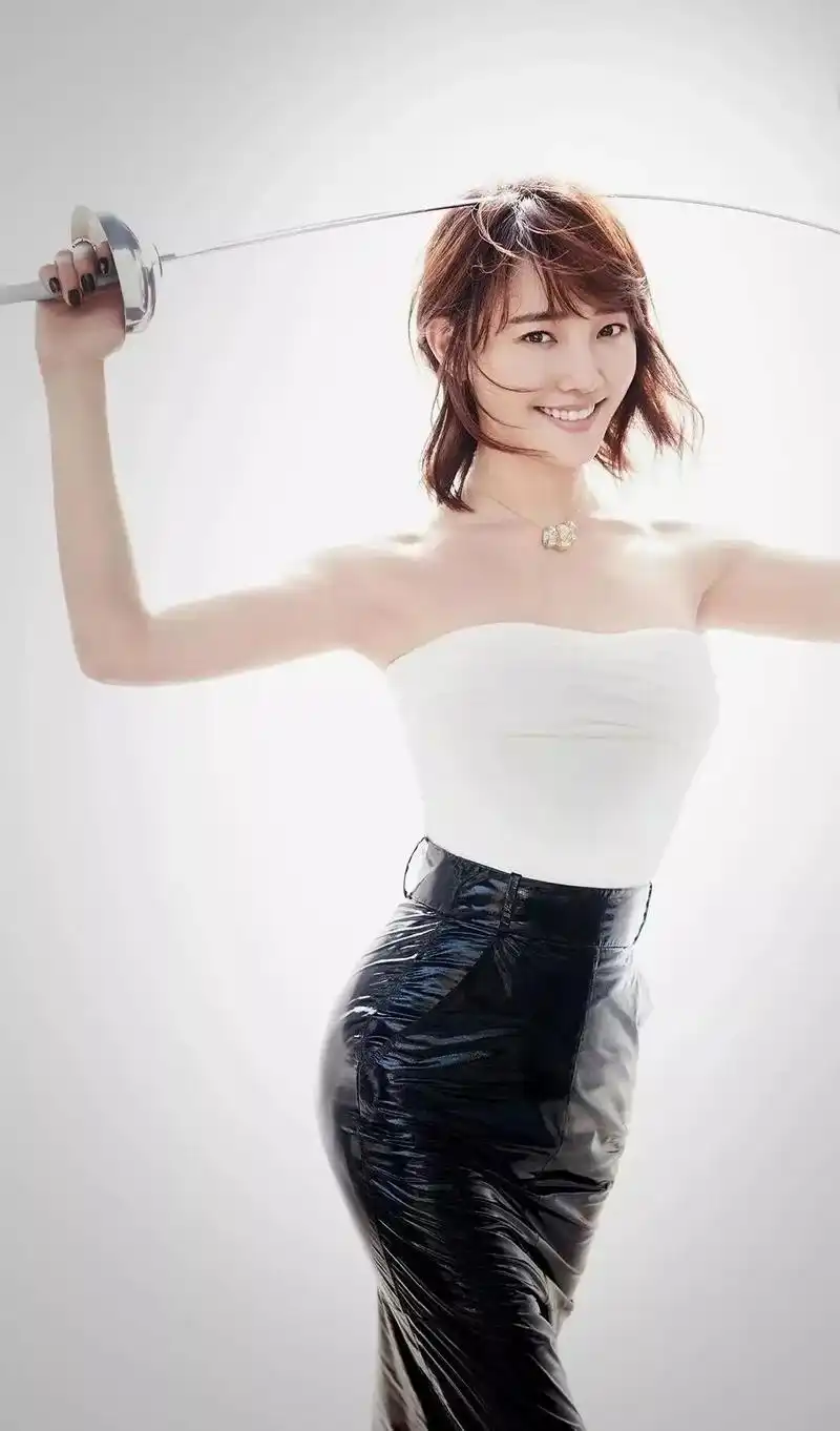 白百何高清写真图集,知性干练,御姐范十足