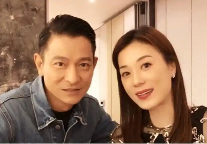 刘德华婚姻中朱丽倩所付出的艰辛