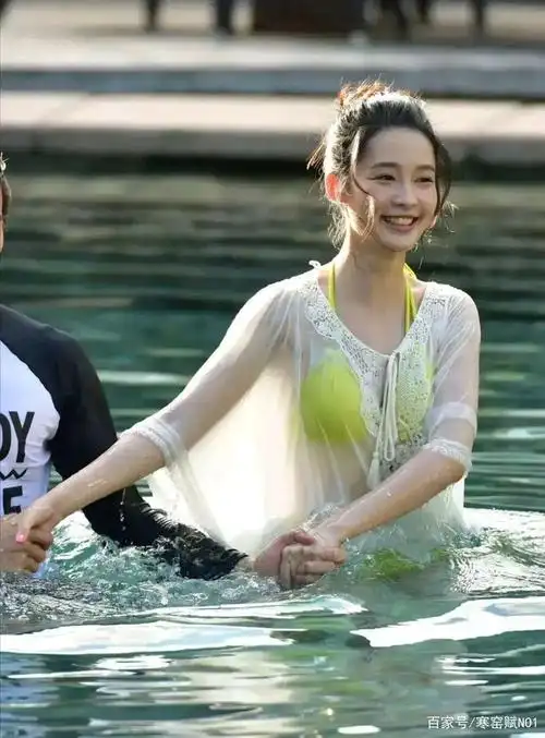 唯美恋爱大片,魏大勋李沁水下kiss,爱意满满!