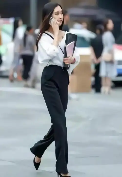 高跟鞋配什么裤子和衣服才好看呢?