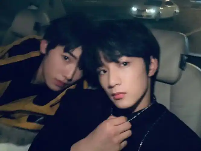 刘耀文镜头下的宋亚轩