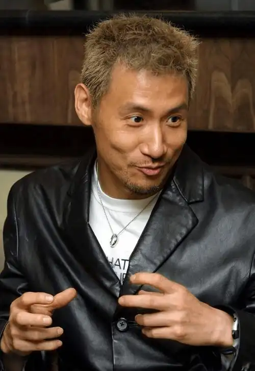 张学友被曝患有耳水不平衡 马来西亚唱到一半"在台上晕倒"_患者_影响