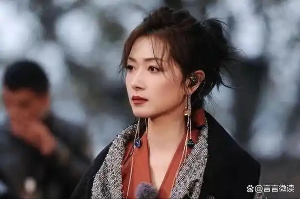 万茜专心演戏35岁时大龄生女嫁给丈夫生活幸福