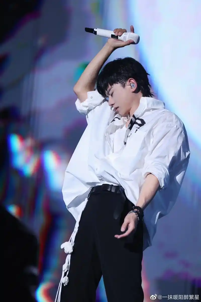 张杰演唱会壁纸来了你们抢到票了嘛