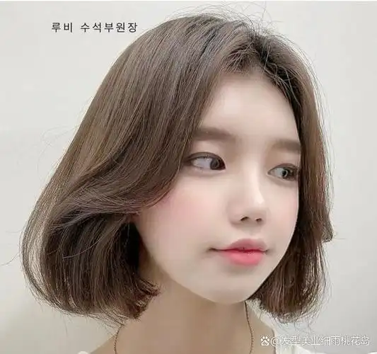 简单漂亮的短发内弯烫