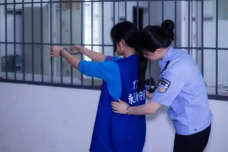 【最美警察】高墙内的"守护者"——记看守所女民警凌小芮