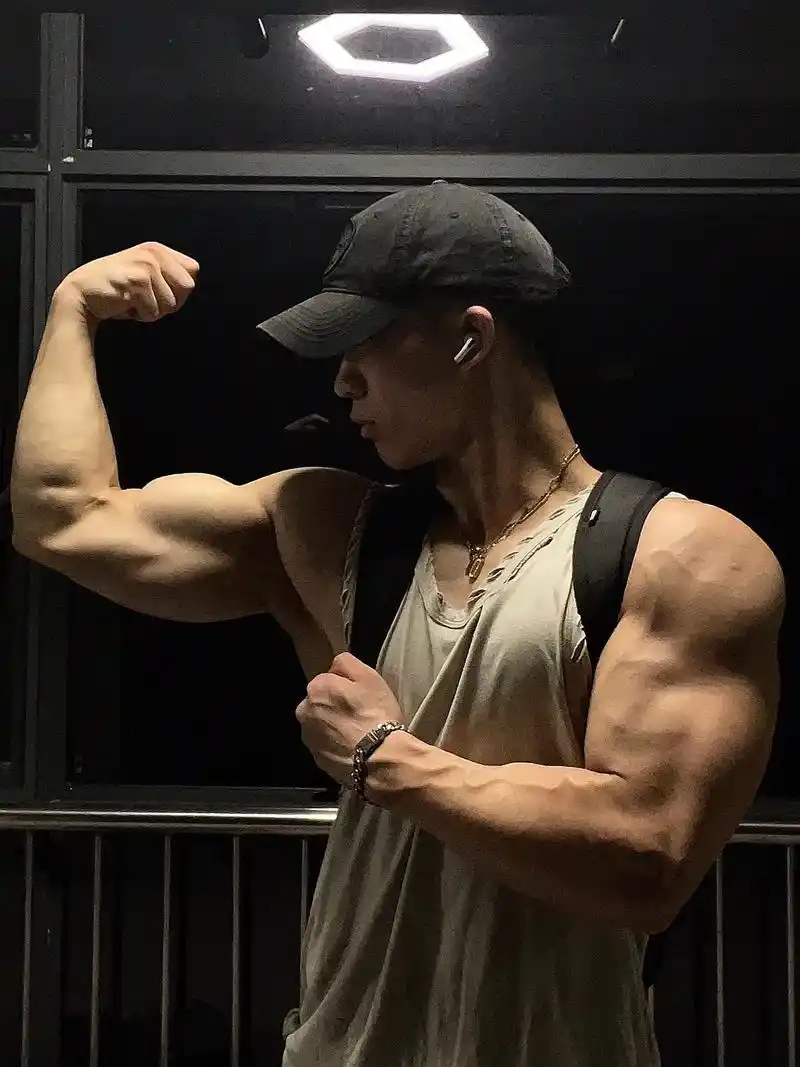 没有文案,只有热爱#健身 #黑皮 #健身壁纸 #肌肉 #要做 - 抖音