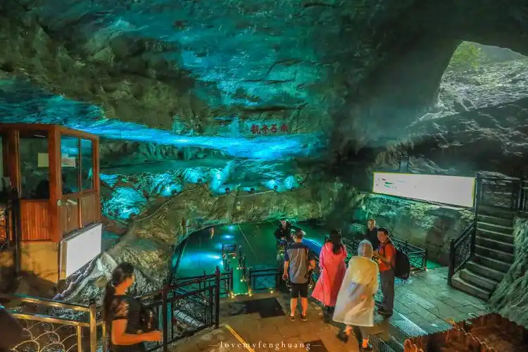 原创全国唯一躺着进的溶洞洞口现双龙中国洞瀑之最也在这里