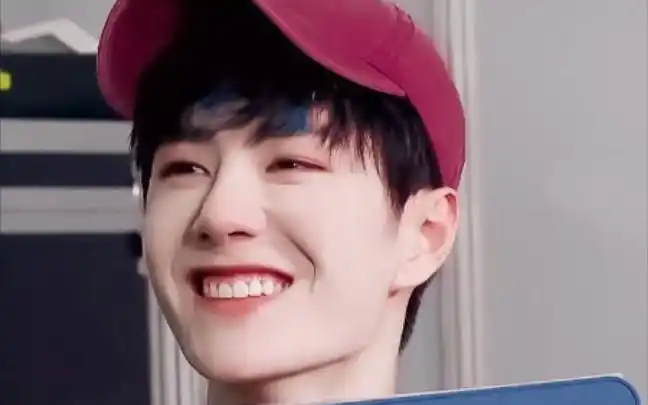 活动  笑容最甜的一定是王一博,毕竟是王甜甜本甜嘛!