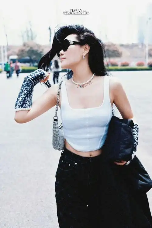 浪姐一公上班路透##袁娅维张予曦嗑到了