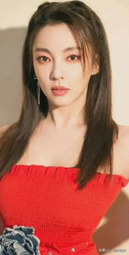 惊艳张雨绮,巅峰身材,小蛮腰大长腿