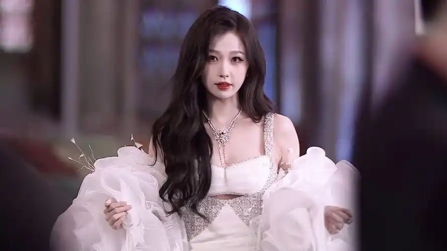 虞书欣 gq这条船上最忙的人##虞书欣工作室 化妆