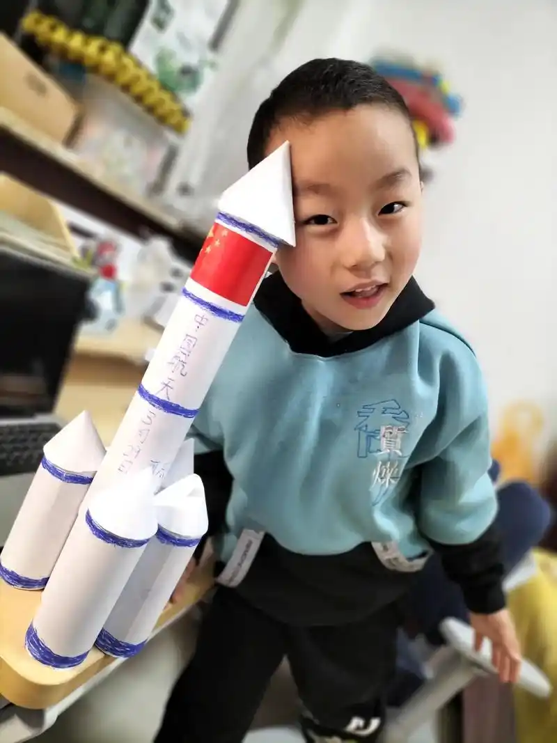 火箭手工制作 #亲子#儿子加油 #儿子的日常  - 抖音