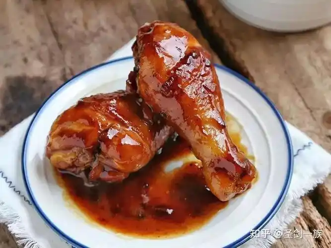 食材:鸡腿,白糖,白醋,味精,番茄酱,洋葱,辣椒,生姜,酱油做法:1,先把买