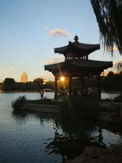 【首发】亭台楼阁,小桥流水