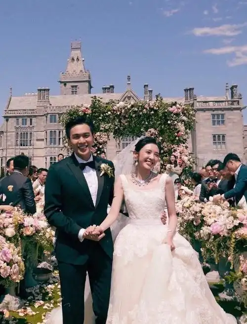 爹不宠娘不睬,娶了个媳妇还意外,娱乐圈这对救赎爱情