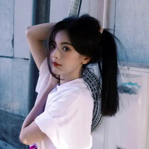 杨超越wechat头像