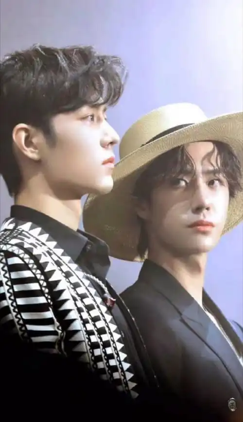 cp感也是自带一些玄学的#"我看着王一博跌跌撞撞很多年,直到遇见肖战