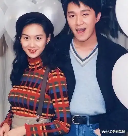 说起来不结婚的男神,周星驰肯定是榜上有名,他不仅仅是一个好导演