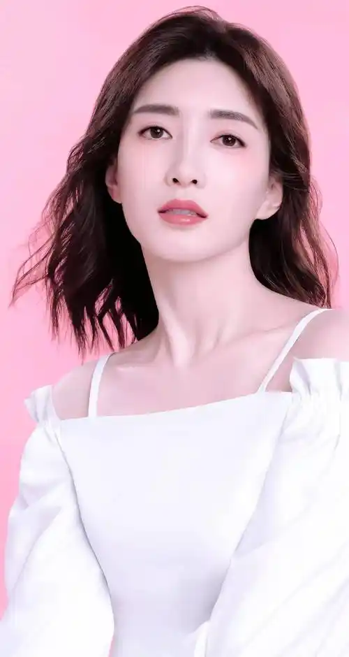 江疏影是内地著名女星,她接演过《致青春》《一仆二主》《好先生》